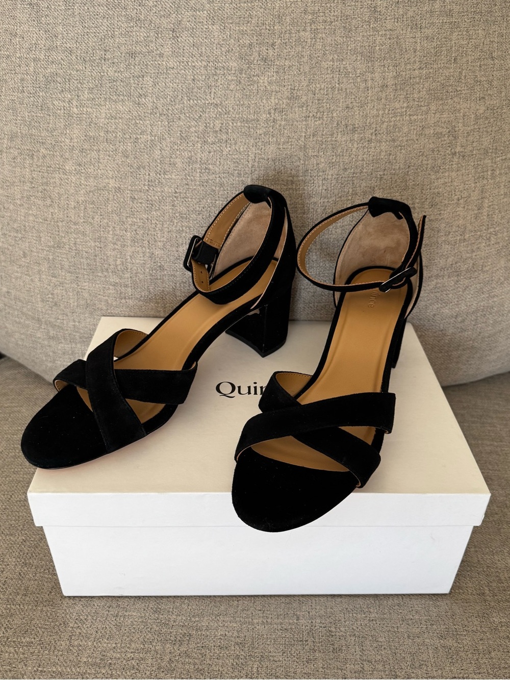 ✨ NWT Quince Italian Leather Crisscross Block Heel Sandals Black Suede. Size: 8 - Picture 5 of 10